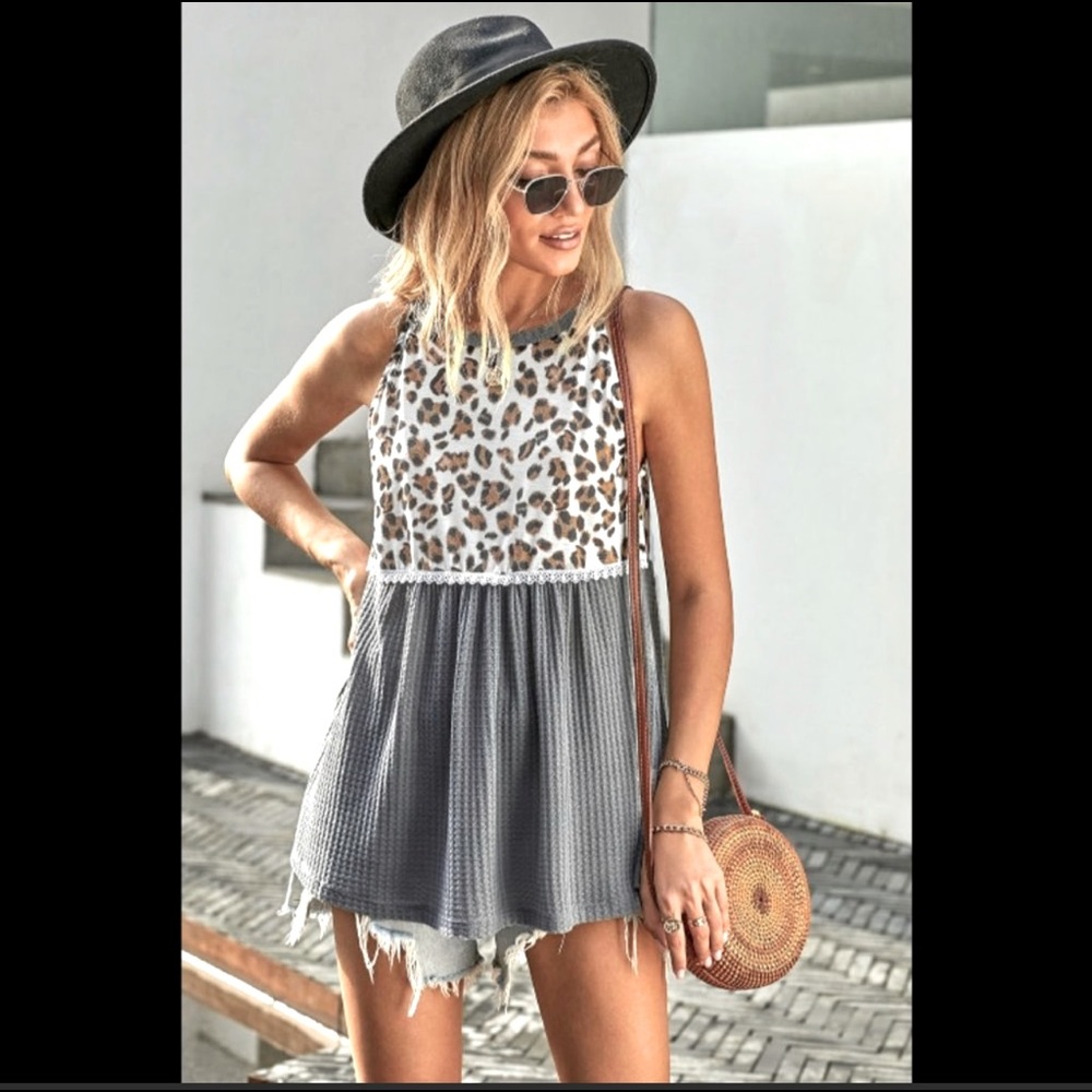 NWT WOMENS GREY LEOPARD SPLICED FLOWY TANK TOP